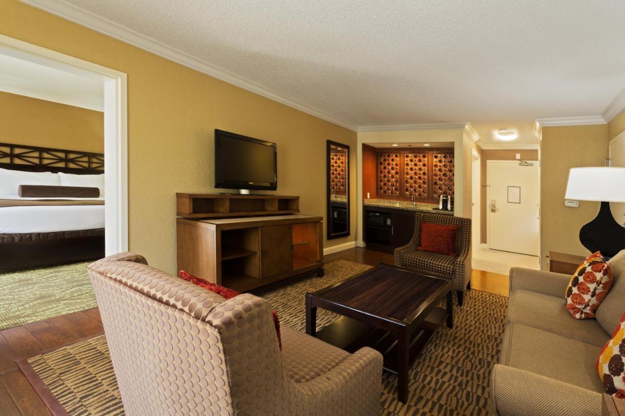 Crowne Plaza Jacksonville Airport By Ihg Bagian luar foto