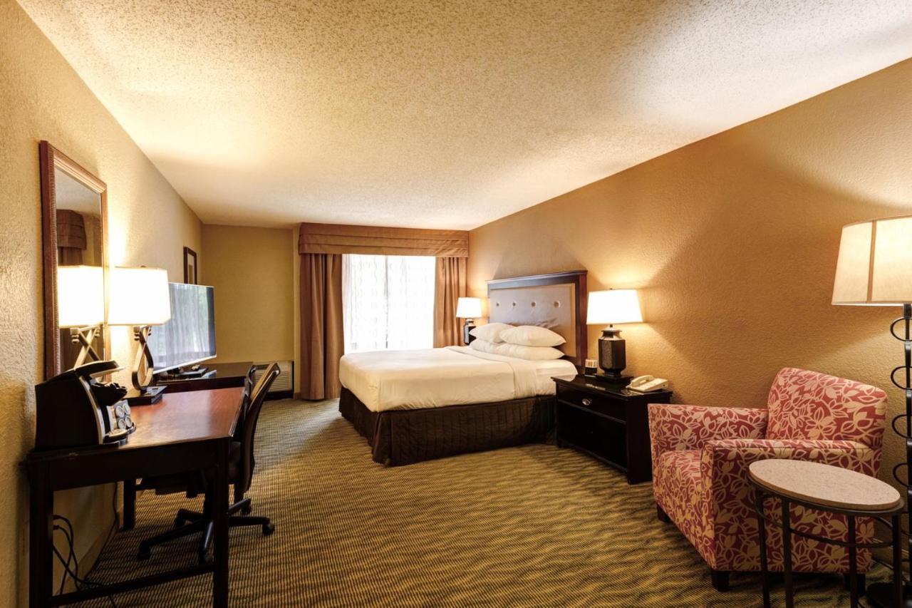 Crowne Plaza Jacksonville Airport By Ihg Bagian luar foto