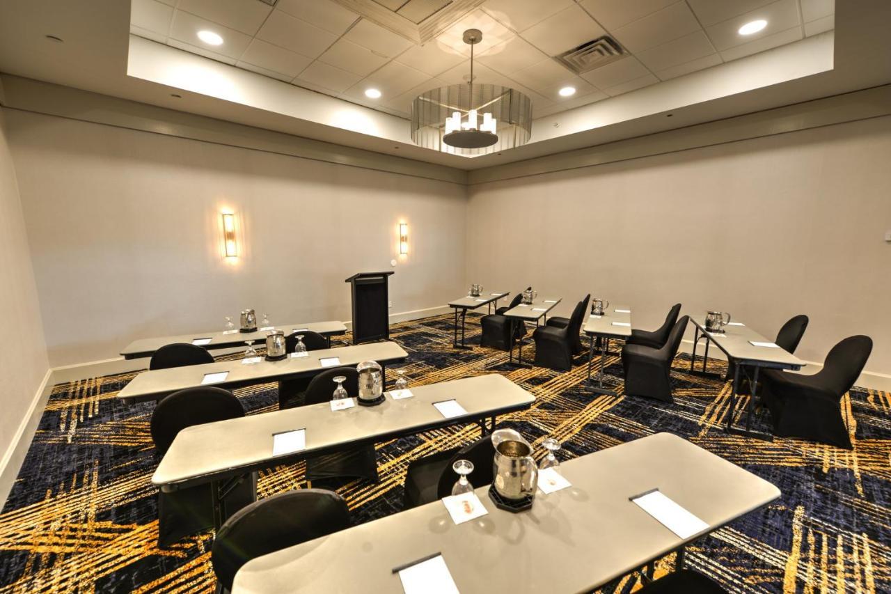 Crowne Plaza Jacksonville Airport By Ihg Bagian luar foto