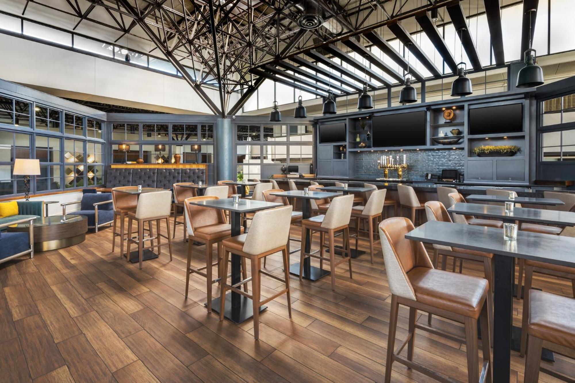 Crowne Plaza Jacksonville Airport By Ihg Bagian luar foto